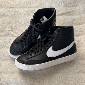 Nike Blazers Mid